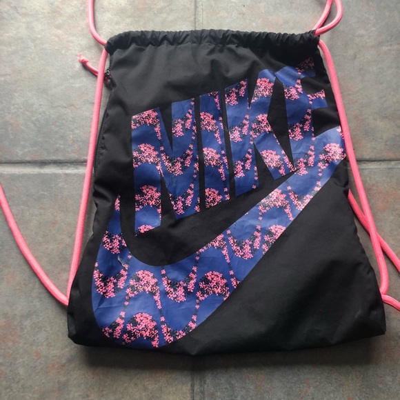 string nike bag